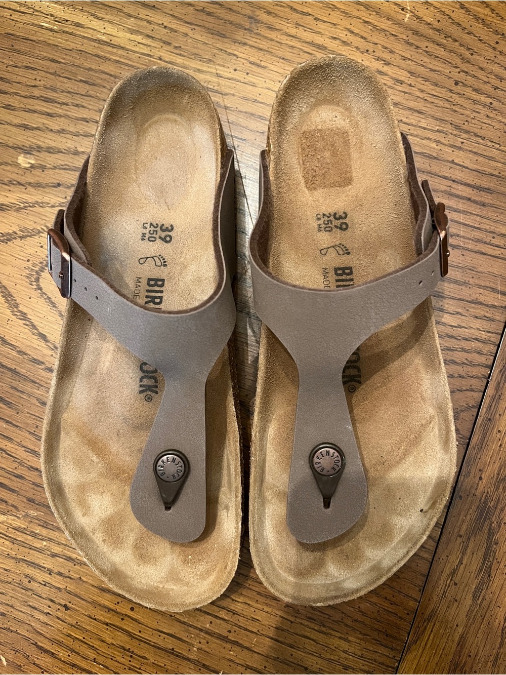 Birkenstock Brown Gizeh Thong Sandals, size 39 - Picture 5 of 10